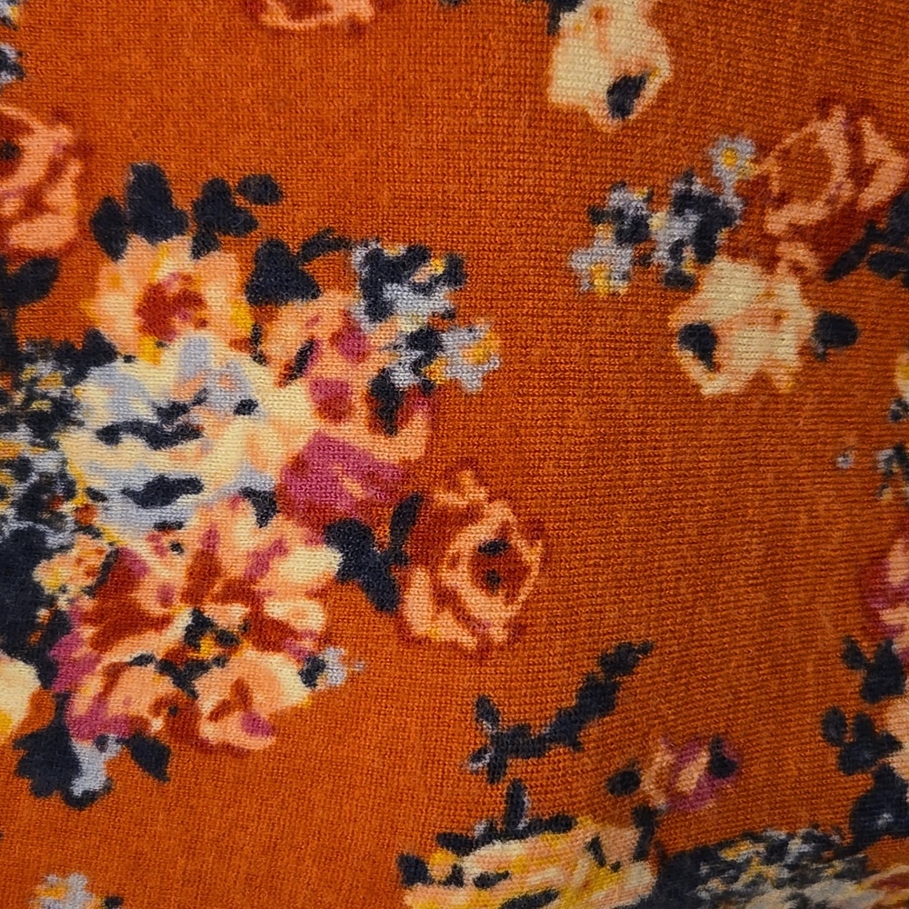 EUC Wms Garnet Hill Merino Wool Red Floral Sweater Size Medium - Picture 3 of 9